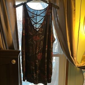 Chic Black Floral Tank Top